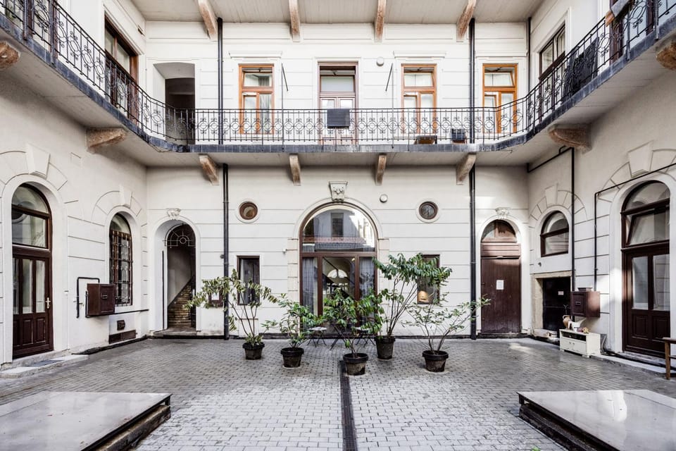Facade/entrance, Day, Inner courtyard view