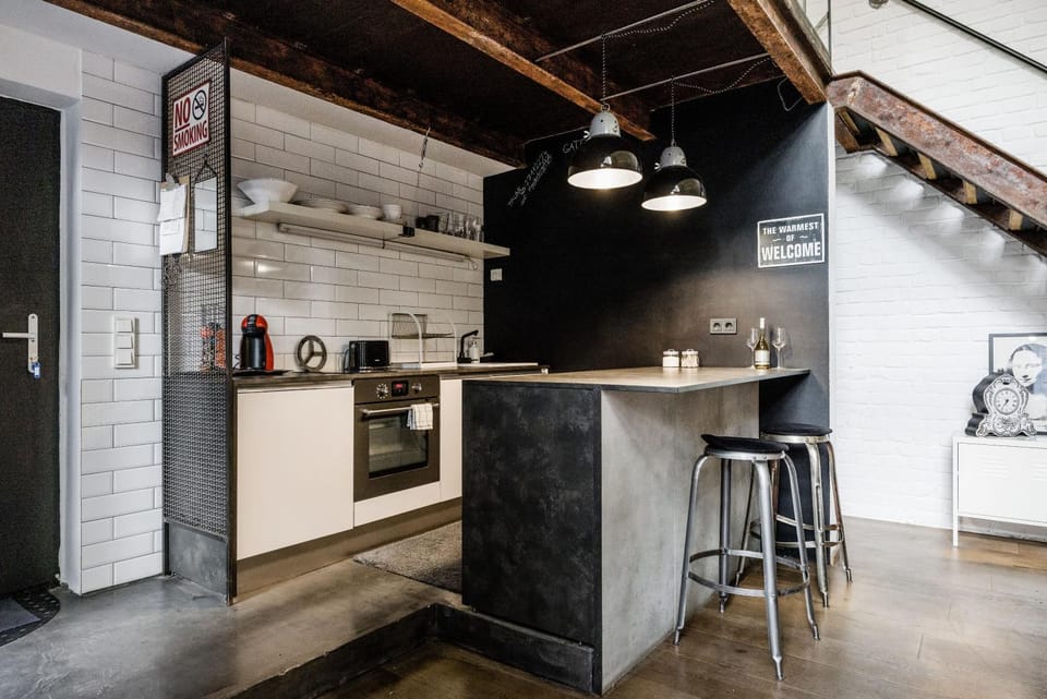 Coffee/tea facilities, Kitchen or kitchenette, minibar, oven, pet friendly, stove