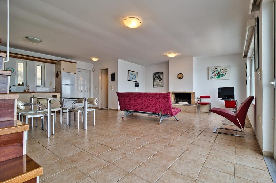 Living room, Seating area, Dining area, kitchen