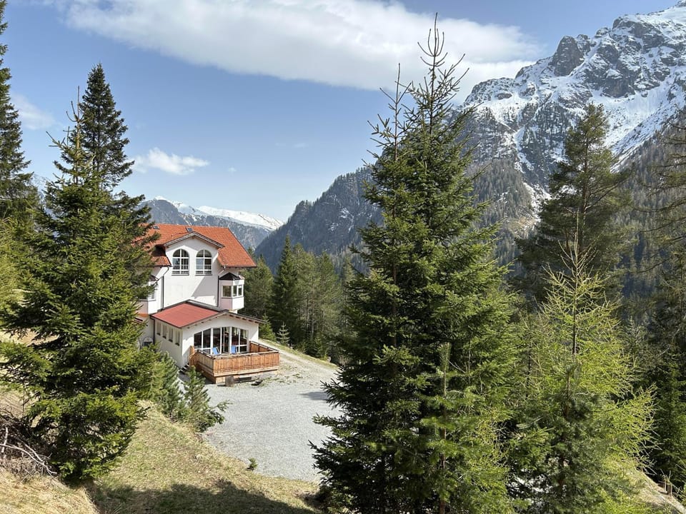 Property building, Spring, Day, Natural landscape, Mountain view