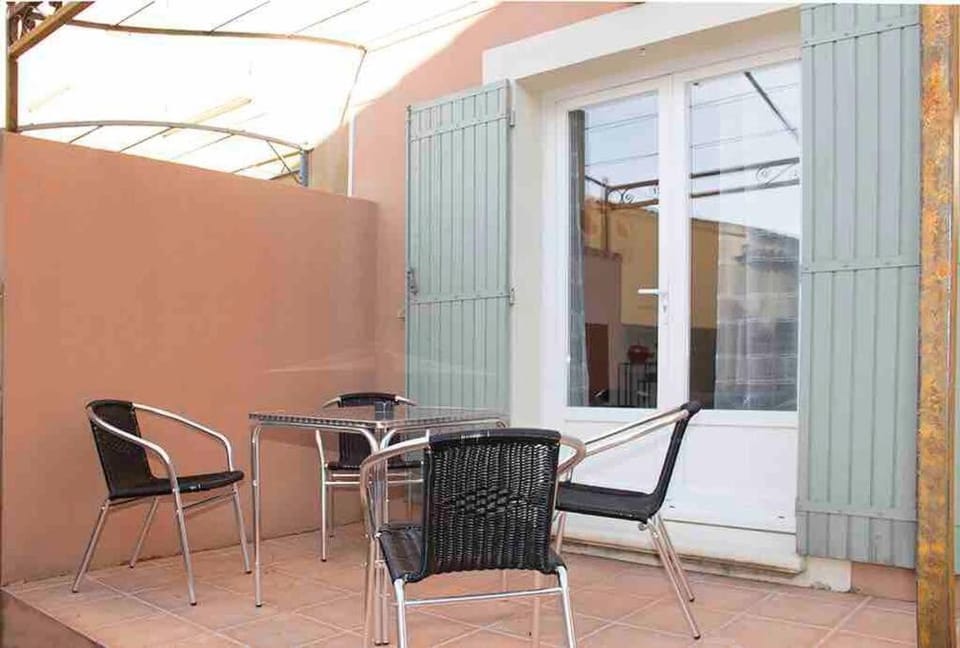 Gîte les coquelicots 2 Quartier résidentiel ( 2 * ) House in L'Isle-sur-la-Sorgue