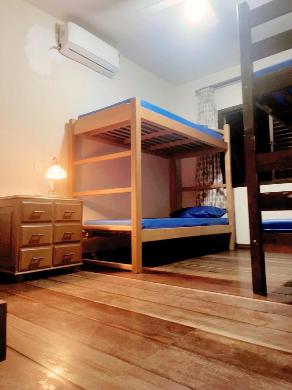 Bed, Photo of the whole room, Bedroom, bunk bed, air conditioner