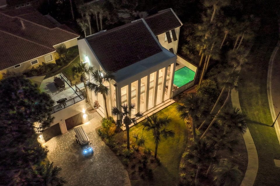 Property building, Night
