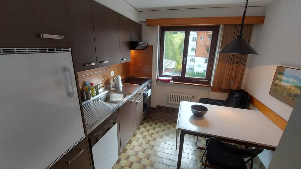 Kitchen or kitchenette, Photo of the whole room, Dining area, pet friendly, stove