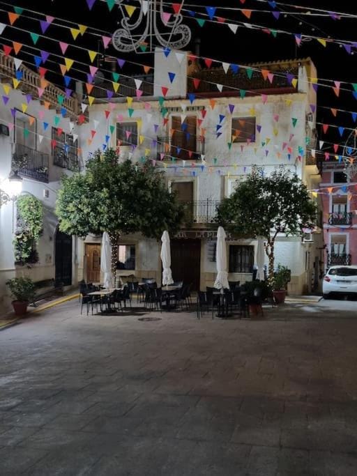 Property building, Night, Location