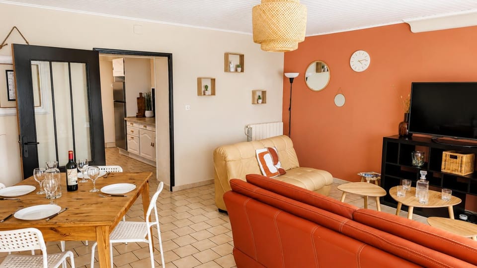 TV and multimedia, Living room, Dining area, Meals, internet