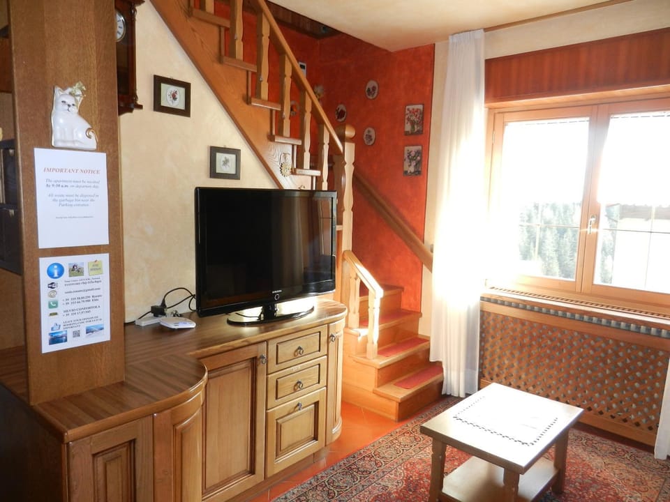 Communal lounge/ TV room, Living room