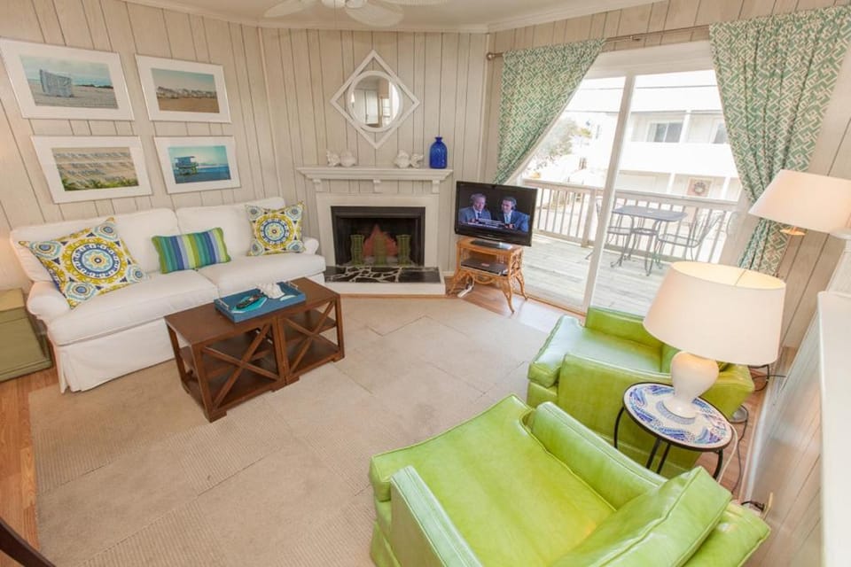 Beach Happy - North End VB House in Virginia Beach