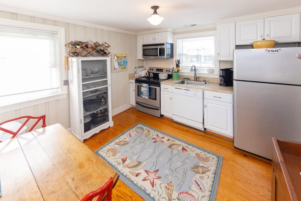 Conch Shell Cottage - North End VB House in Virginia Beach