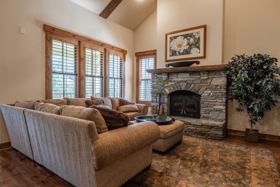 Lodges 1112 - 3 Bed townhome with Loft House in Mammoth Lakes