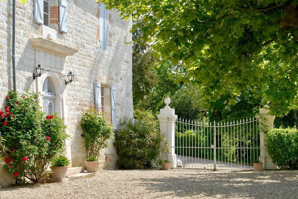 Facade/entrance, Garden view, Inner courtyard view