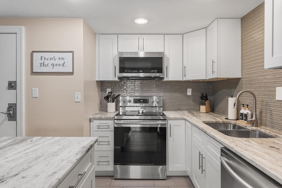 microwave, oven, stove, kitchen