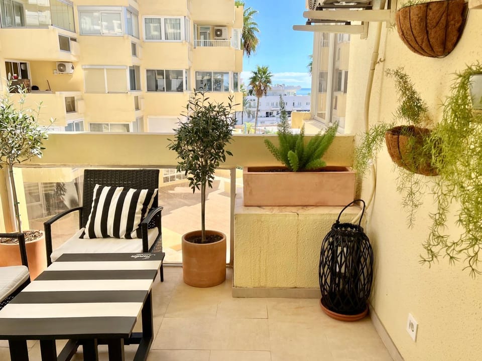 Property building, Balcony/Terrace