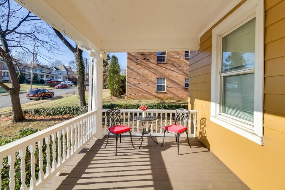 Cozy Roanoke Vacation Rental: 2 Mi to Downtown! Apartment in Roanoke