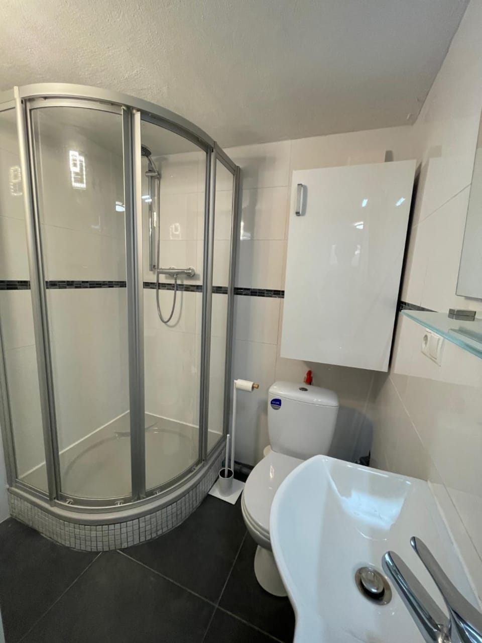 Shower, Toilet