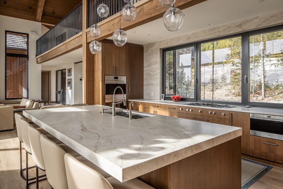 Spanish Peaks - Skylark Chalet House in Big Sky