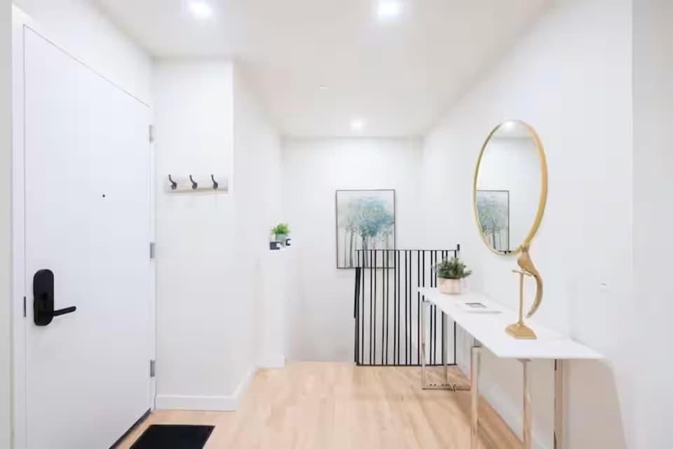 Luxury 2BR Duplex 5min to Central Park Apartment in Roosevelt Island