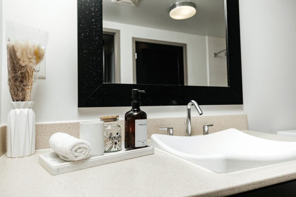 Bathroom, towels
