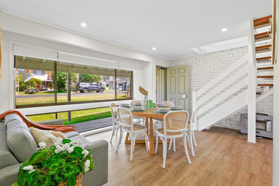 Sunrise Point Beach House by Experience Jervis Bay House in Vincentia