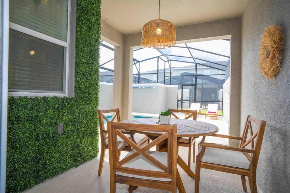 Magnificient 4Bd w Pool @ Storey Lake Resort 2648 House in Kissimmee