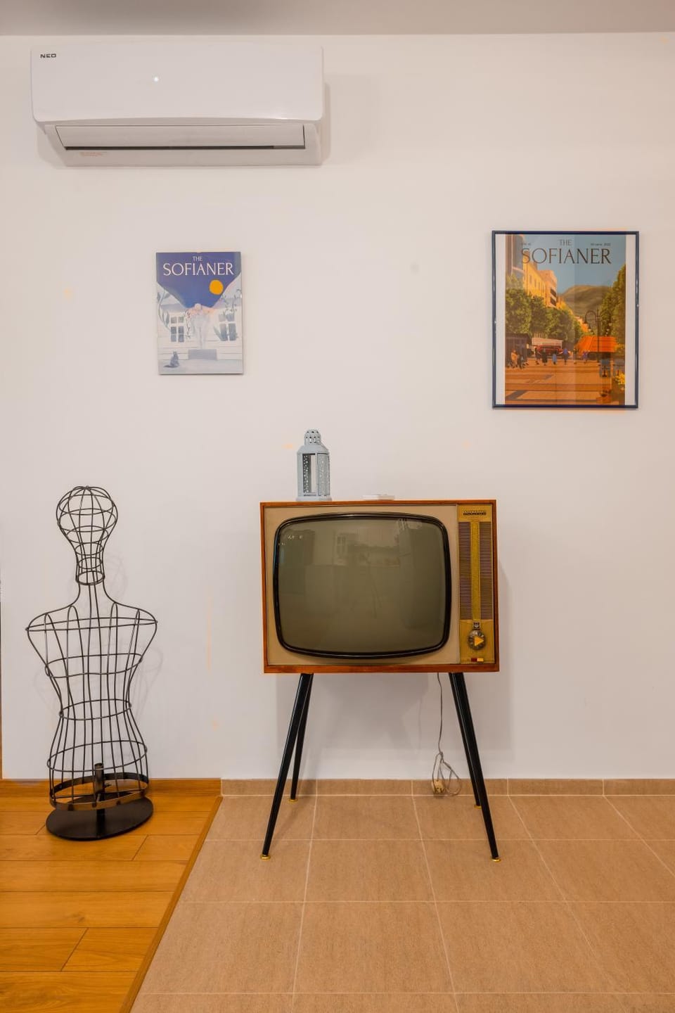 Communal lounge/ TV room