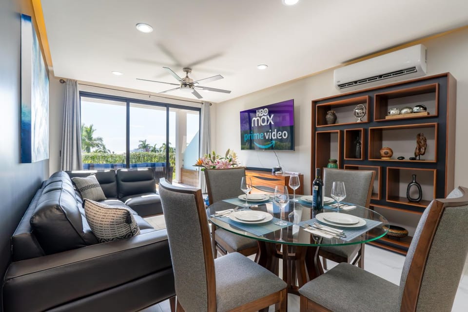 TV and multimedia, Living room, Seating area, Dining area, Evening entertainment, fireplace, air conditioner