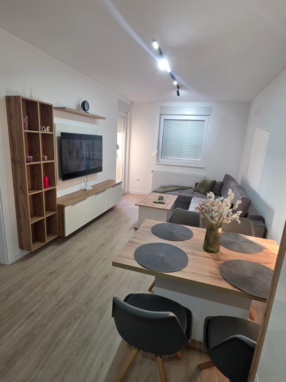TV and multimedia, Living room, Seating area