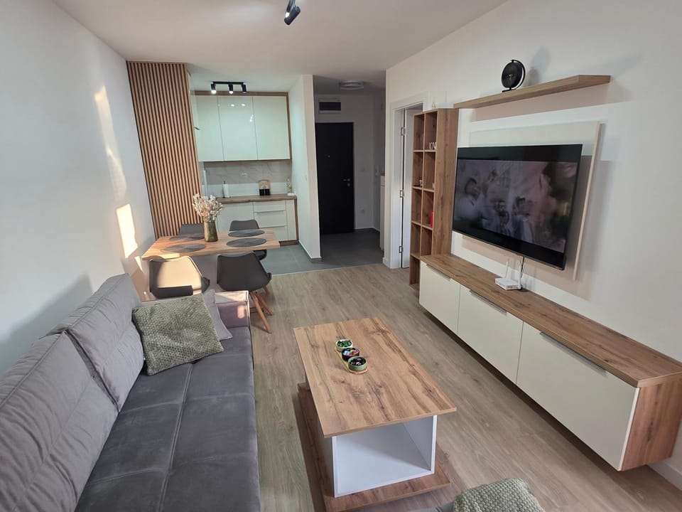 Communal lounge/ TV room, TV and multimedia, Living room, Seating area