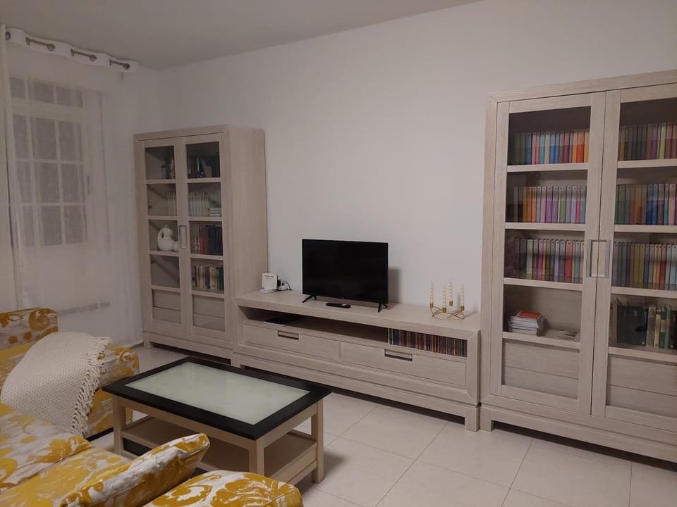 Library, Living room