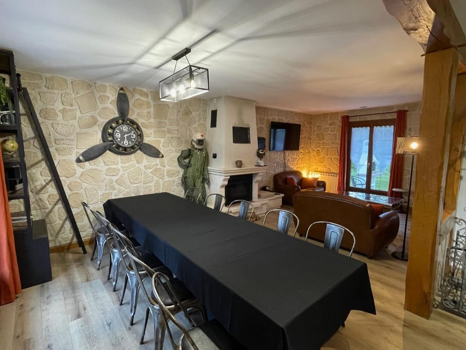 Living room, Dining area