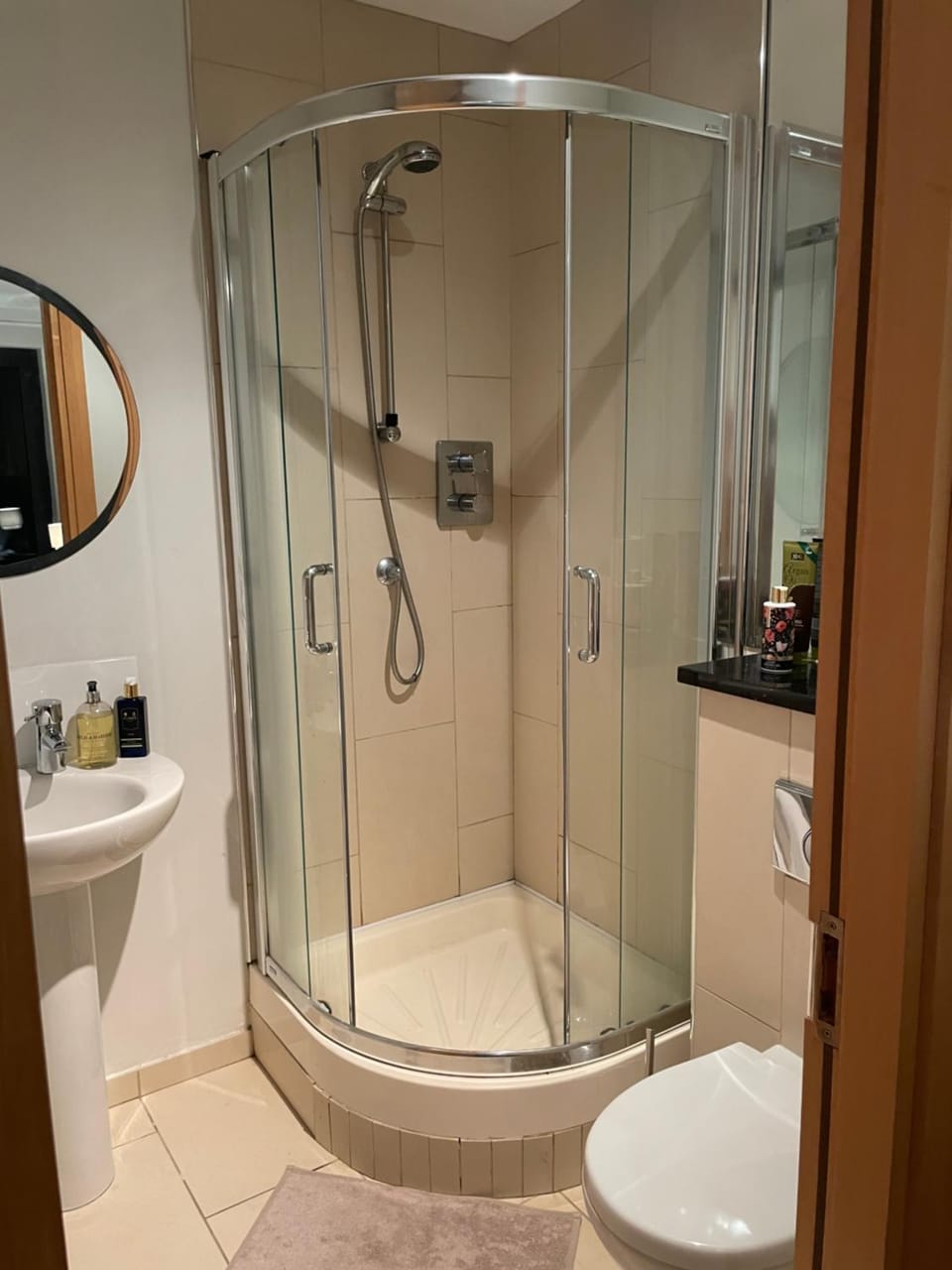 Modern Ensuite Double Bedroom Vacation rental in Dublin