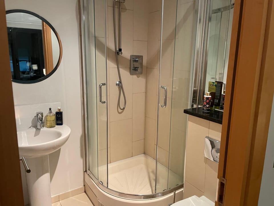 Modern Ensuite Double Bedroom Vacation rental in Dublin