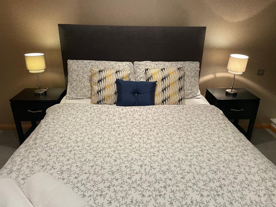 Modern Ensuite Double Bedroom Vacation rental in Dublin