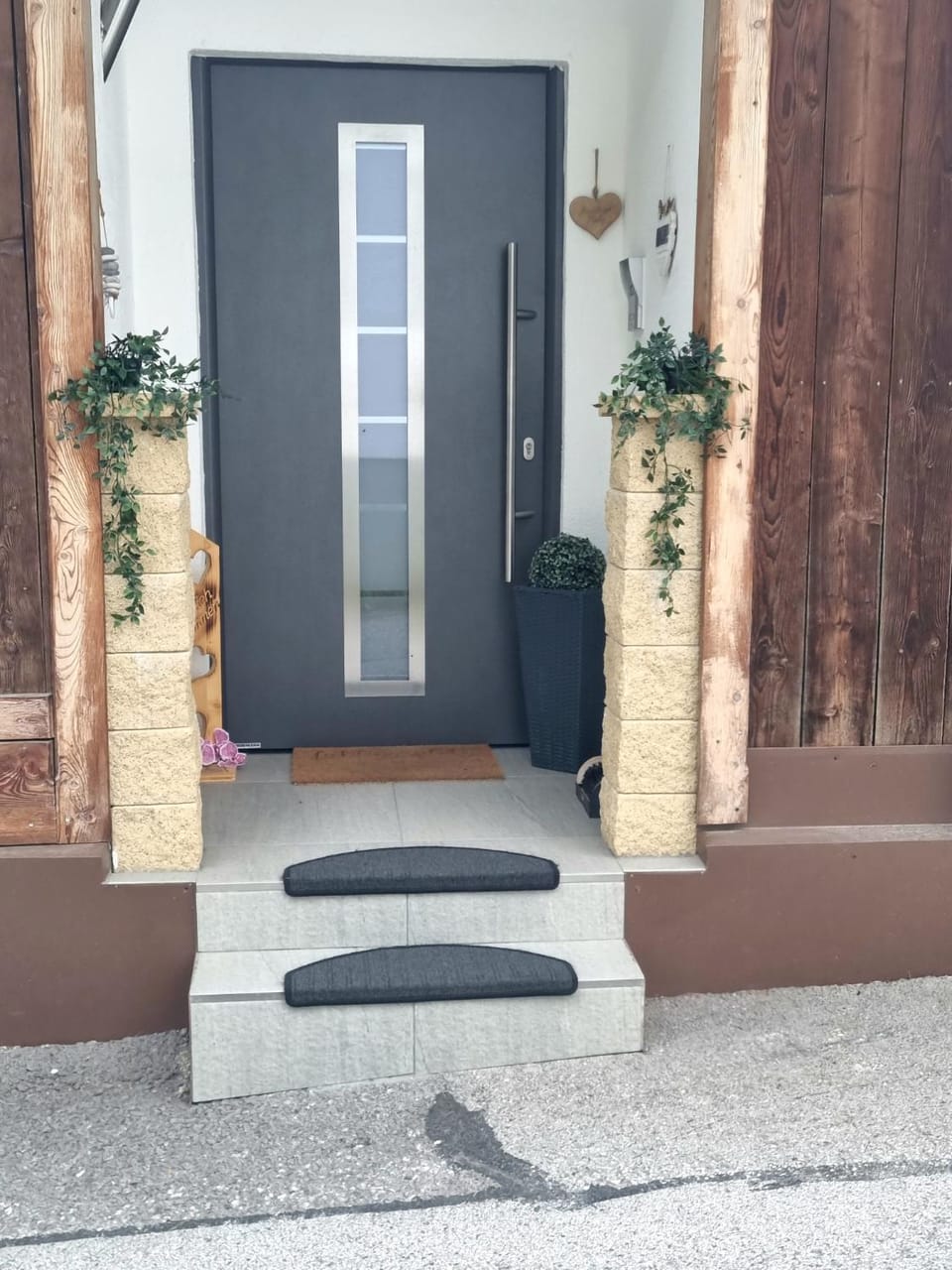 Facade/entrance