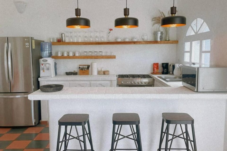 Kitchen or kitchenette, oven