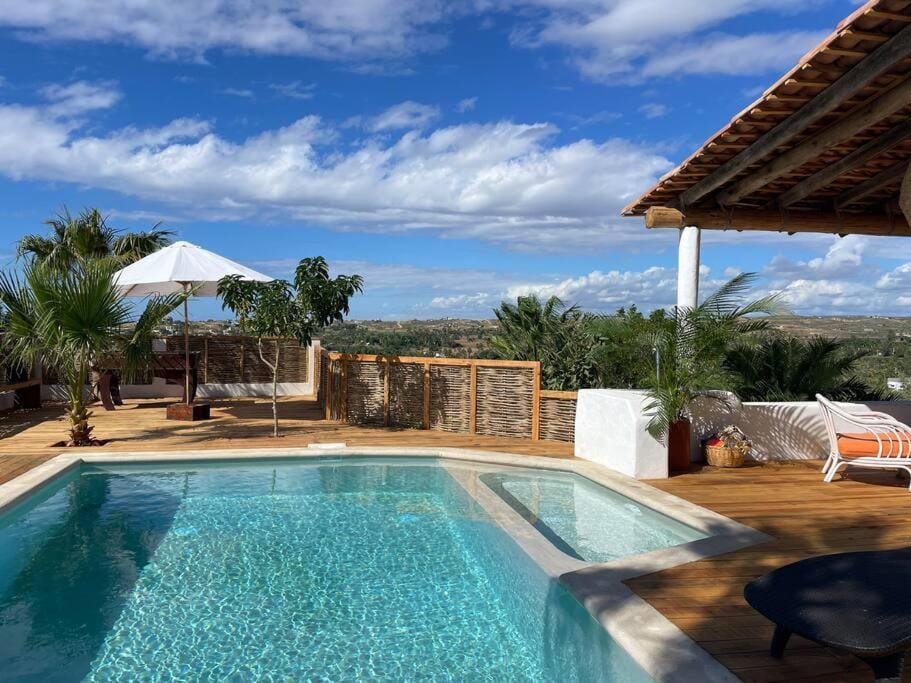 Mountain view, Pool view, Swimming pool