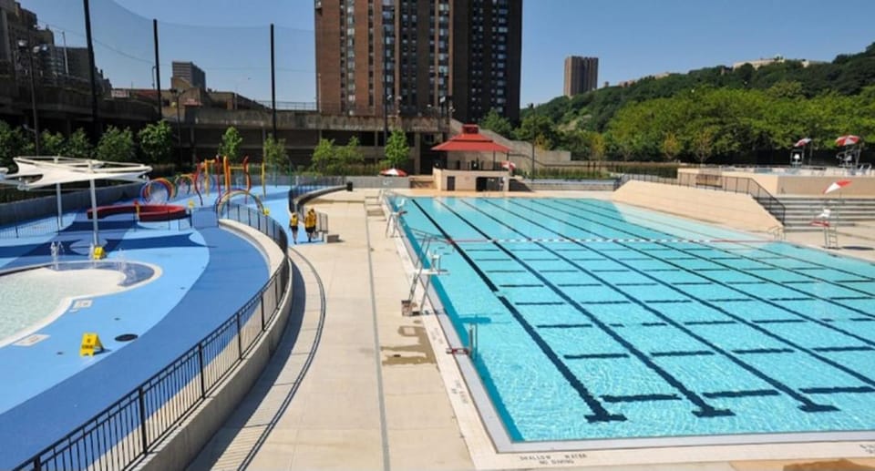 Lovely 2 bedroom Apartment with 2 Entrance and parking Apartment in Upper Manhattan
