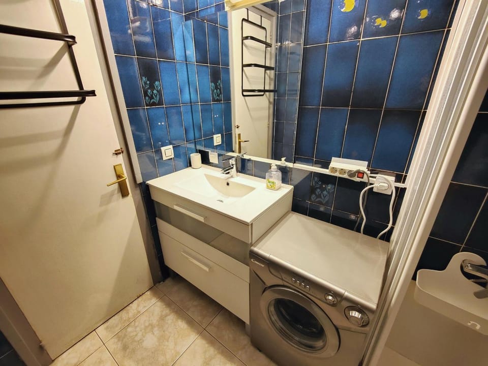NANCY. Apartamento en Roses — vistas al canal y zona tranquila. Wifi - ES-258-87 Apartment in Roses