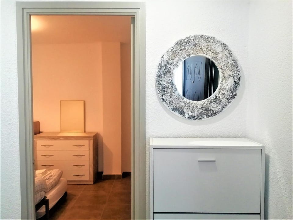 Apartamento céntrico a 50m de la playa, puerto y paseo marítimo en Roses, ¡totalmente reformado! - ES-258-88 Apartment in Roses