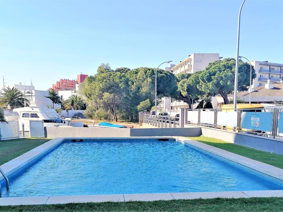 Apartamento Familiar con Piscina y Jardín cerca de la Playa en Santa Margarita - ES-258-101 Apartment in Roses