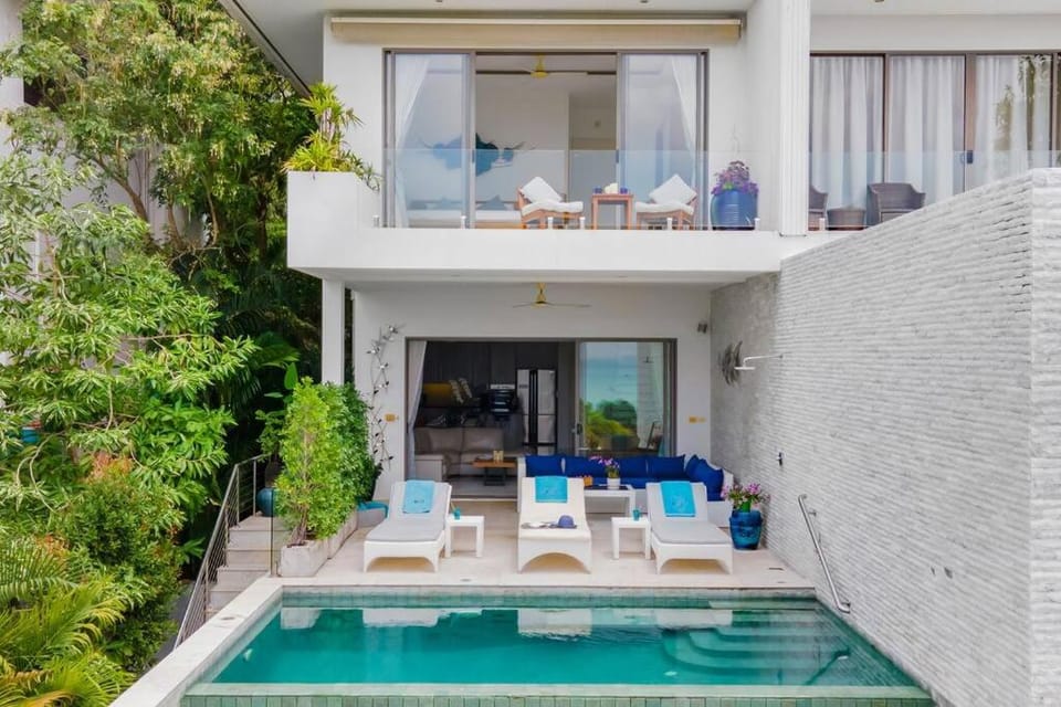 Property building, Patio, Day, Garden, View (from property/room), Balcony/Terrace, Living room, Seating area, Dining area, Garden view, Pool view, Swimming pool, sunbed