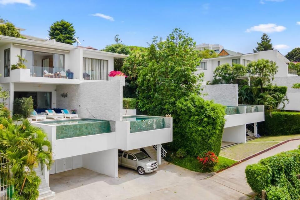 Property building, Balcony/Terrace, Swimming pool