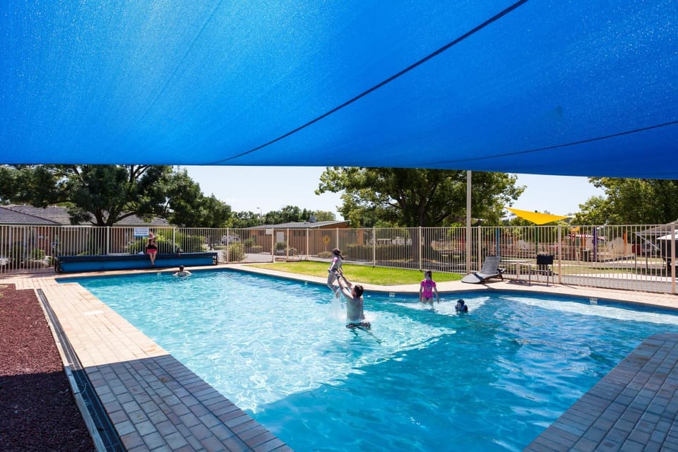 Day, Swimming pool