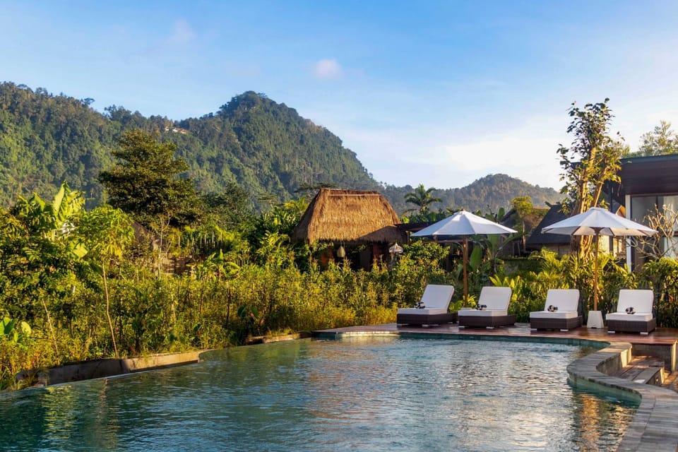 Nearby landmark, Spring, Day, Natural landscape, Garden, Garden view, Mountain view, Pool view, Swimming pool, sunbed
