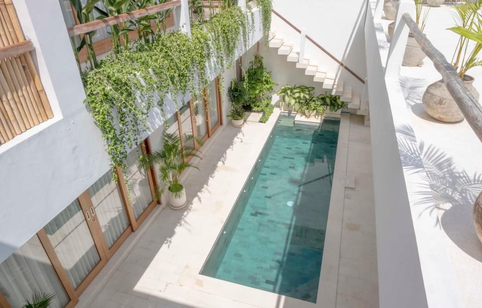 Swimming pool, Swimming pool