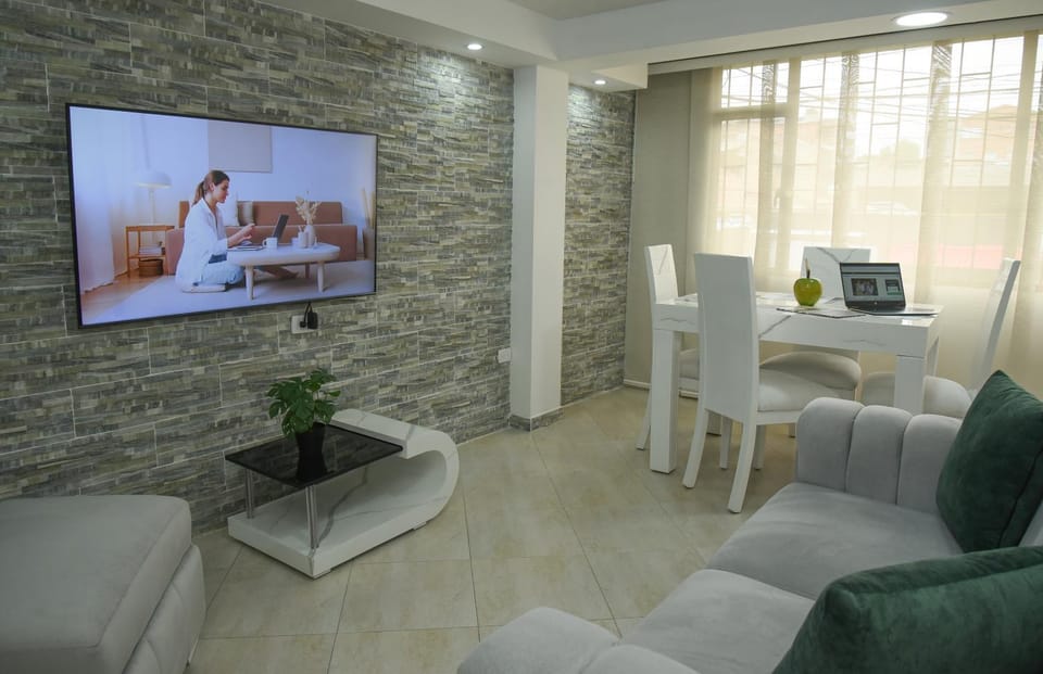 Communal lounge/ TV room, Living room
