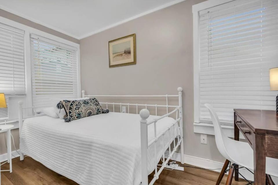 Seaside Cottage: A 'MyShoreCottage' Property Apartment in Seaside Heights