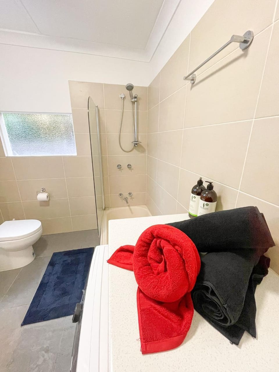 Shower, Toilet