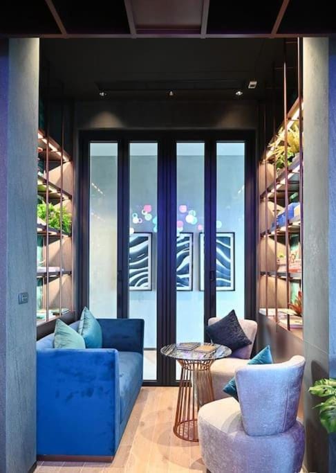Downtown Charm Edge 1 Bedroom Seaview Condo Apartment in Pattaya City