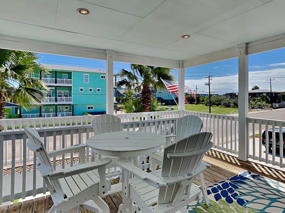 Patio, Neighbourhood, Seating area, Street view